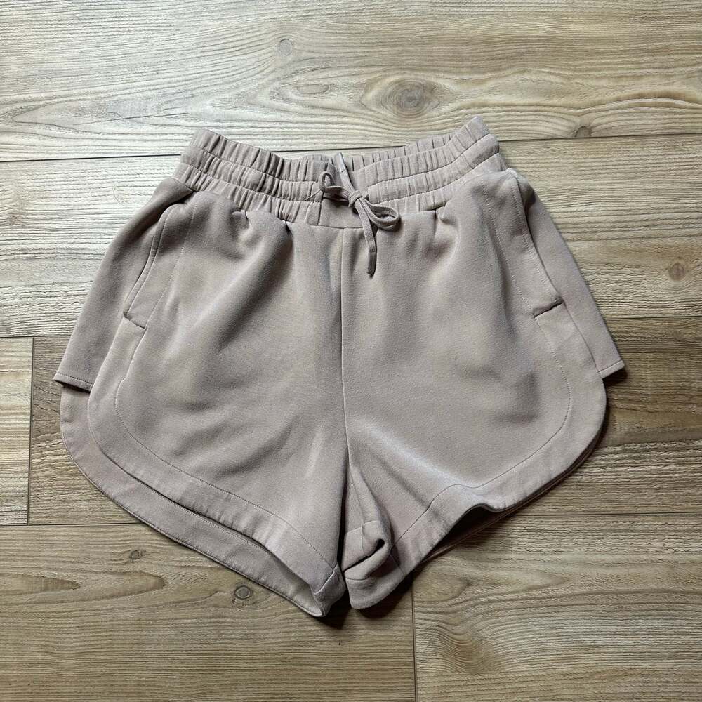 Varley Keely High Rise Short 4" Light Taupe Size Small